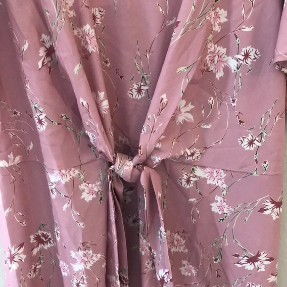 BLOOMCHIC FLORAL KEYHOLE KNOTTED FRONT BLOUSE SIZE 18-20 NWT - Picture 5 of 8